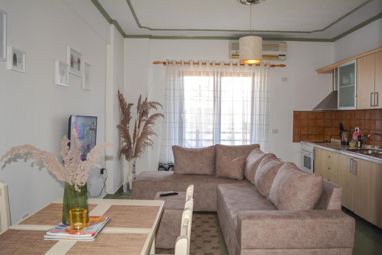Moraceae Lovely Apartment Tirana Kültér fotó